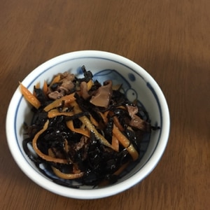 あらめと油揚げの煮物